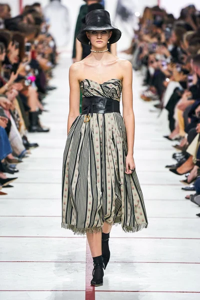 Look 66
